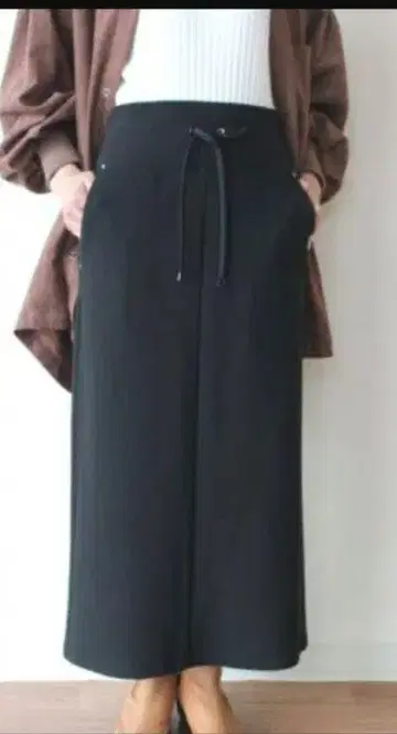ayane (아야네) 펜슬 스커트 블랙