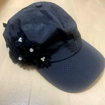 Chesty 블랙 플라워 캡