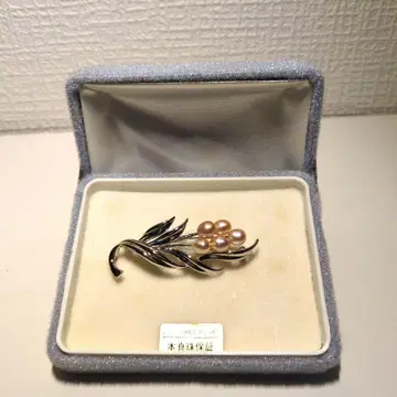 진주와 실버 꽃 디자인 브로치