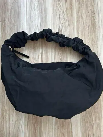 OUAT Steel Office Bag 숄더백