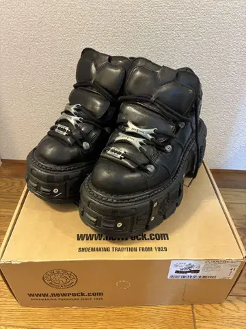 New Rock M-TANK106-C2 통굽 타입 신발 박스 포함