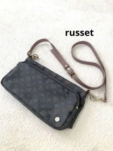 russet 숄더백