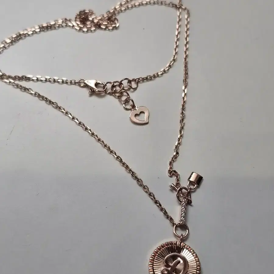 14K 로즈골드 Key & Lock D 코인 네크리스