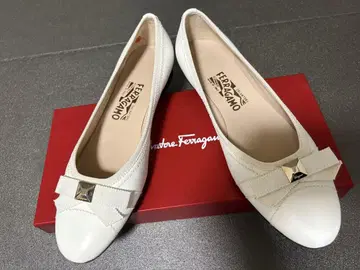 Ferragamo 플랫슈즈 화이트