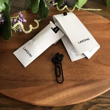 새상품 [ 라르디니 ] NEW 디자인 클립형 부토니에