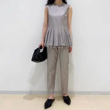 Mila Owen 페플럼 블라우스 테이퍼드 팬츠 셋업