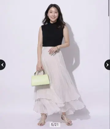 택 포함 새상품 아푸와이저 리셰 와셔 플리츠 레이어드 스커트 오프화이트
