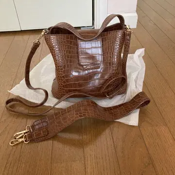 브라운 크로커다일 패턴 백
