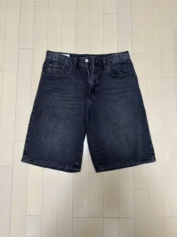 ZARA 데님 숏츠 블랙 사이즈 32