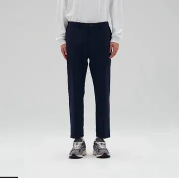 [ New Balance ] MET24 스트레이트 팬츠 네이비 M 사이즈