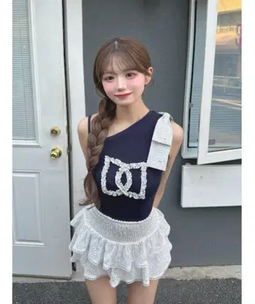 다리치 빅 리본 원숄더 상의 네이비