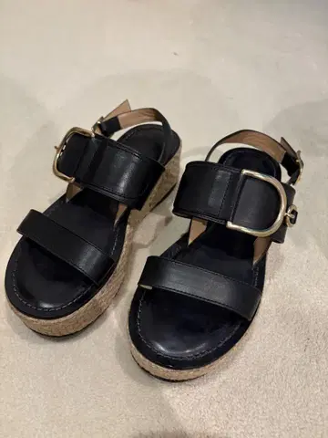 그레이스 콘티넨탈 웨지솔 샌들 블랙
