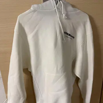 화이트 uver 후드티