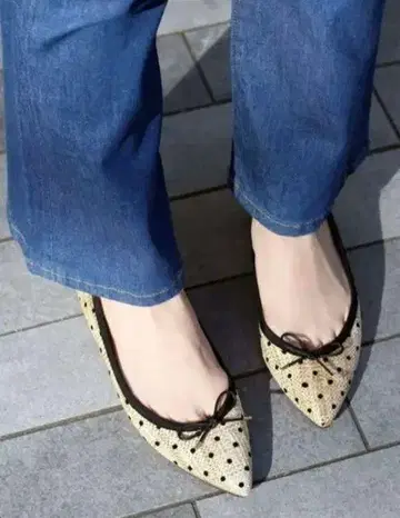 르탈론 Le Talon 파나마 도트 포인티드 슈즈 23cm