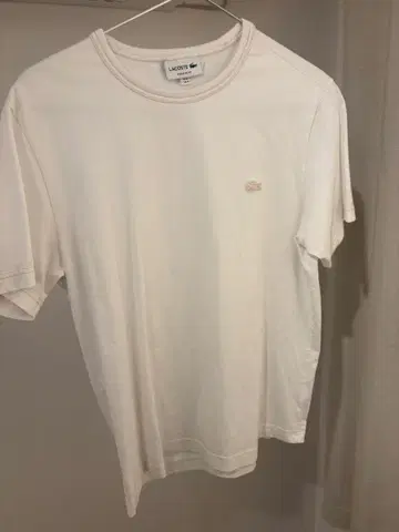 LACOSTE 화이트 T셔츠 US M