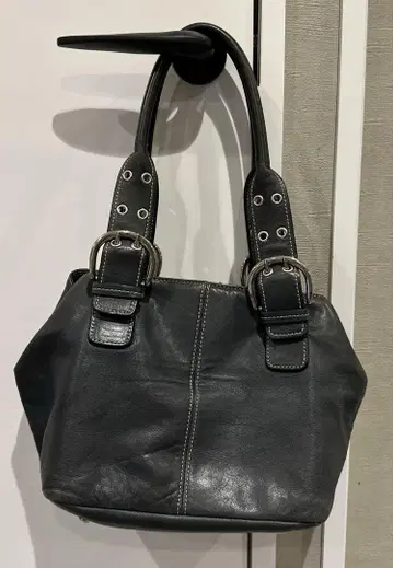 Clarks 네이비 컬러 가죽 핸드백