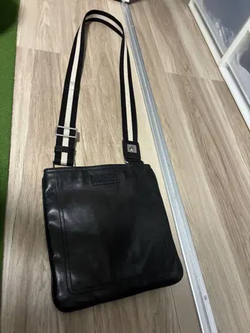 BALLY 천연 가죽 숄더백 블랙