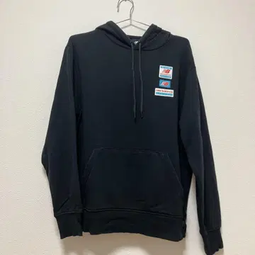 New Balance 블랙 후드티