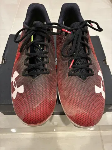 Under Armour 스파이크 슈즈 레드/블랙