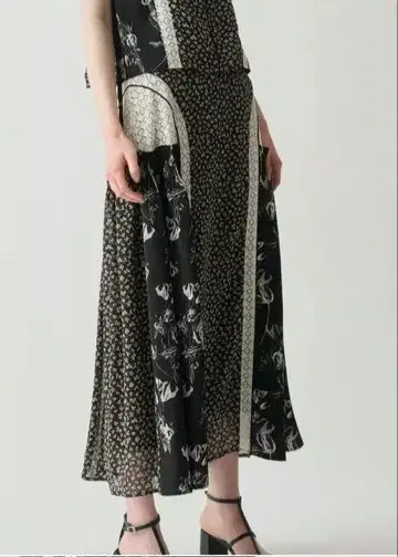 lace patchwork side tuck SK/willfully