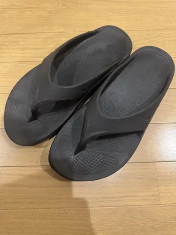 Oofos 블랙 비치 샌들 28cm
