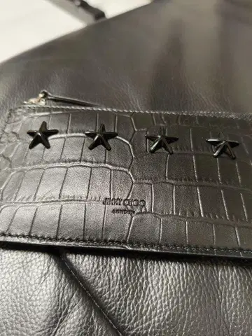 JIMMY CHOO 블랙 프래그먼트 케이스