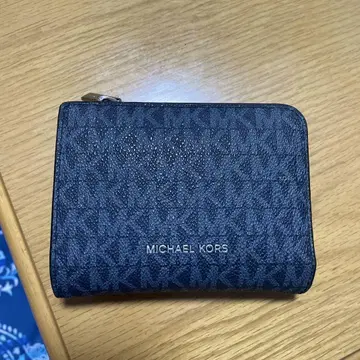MICHAEL KORS 네이비 접이식 지갑