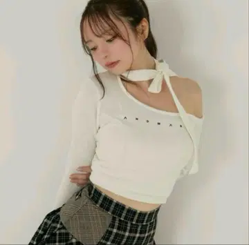 ANDMARY Nana ribbon oneshoulder tops