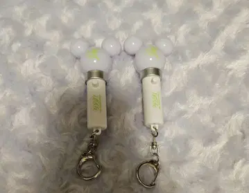 [미사용] 디즈니 스토어 시크릿 응원봉 키체인 그린