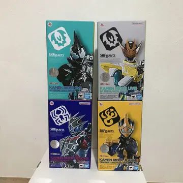 S.H.Figuarts 가면라이더 리바이스 관련 4체