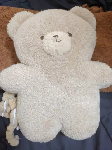 베이지 봉제 인형 럭색 포함