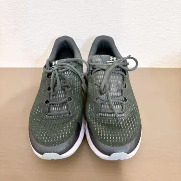 UNDER ARMOUR 스니커즈 24cm 그레이