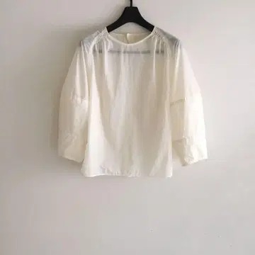 MACPHEE 맥피 에어리 나일론 볼륨 슬리브 블라우스 36