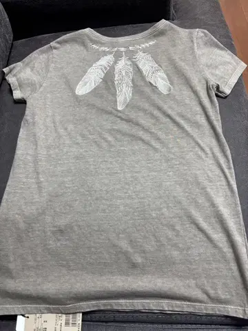 가격 인하! 미사용 새상품! goa 깃털 자수 T셔츠 S 사이즈