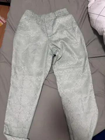 연한 그린 컬러 레이스 무늬 팬츠 XL