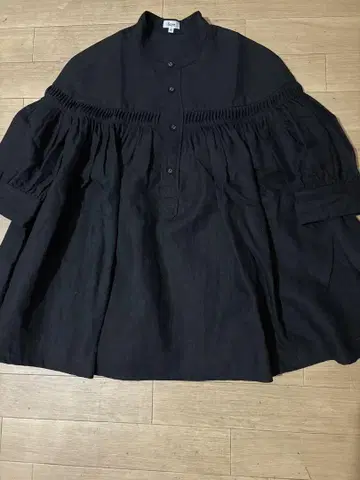 Scye 린넨 턱 블라우스