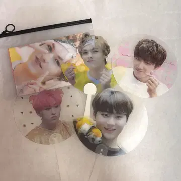 'SEVENTEEN' 슬로건 + 클리어 부채
