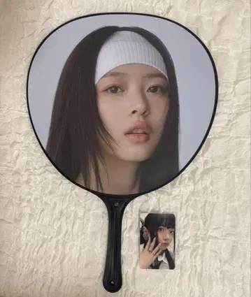 NewJeans 하니 부채 비공식 트레이딩 카드 포함