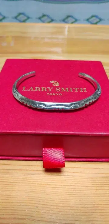 라리 스미스 뱅글 EXTRA THIN TRIANGLE BANGLE