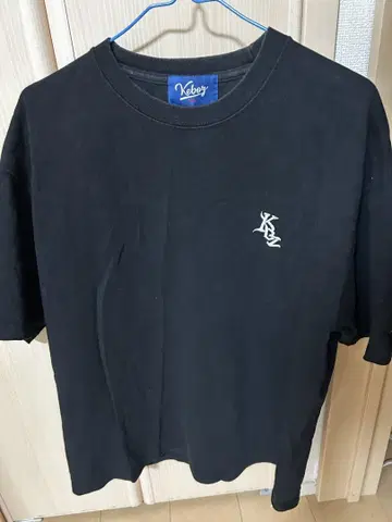 Keboz 블랙 티셔츠
