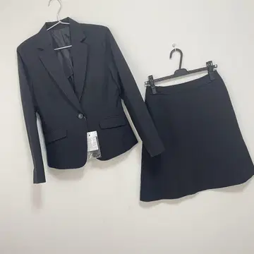 7days 세미 플레어 스커트 수트 (테일러드 재킷 + 스커트)