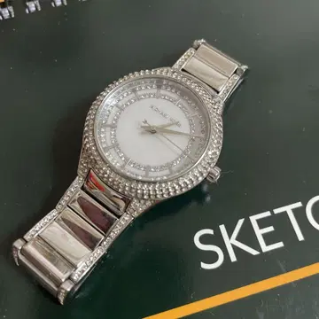 Michael Kors 반짝반짝 실버 손목시계