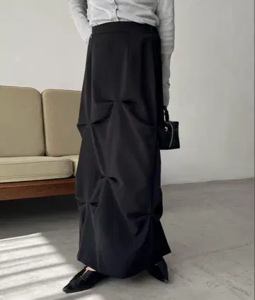 CAPRICIEUX LE'MAGE 턱 드레이프 스커트