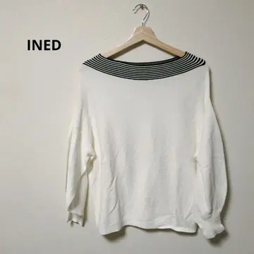 컨디션 최상 INED 스트라이프 옷깃 화이트 긴팔 니트 [ M ]