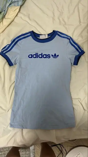 adidas 스카이블루 반팔 티셔츠 S 사이즈
