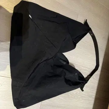 블랙 나일론 토트백