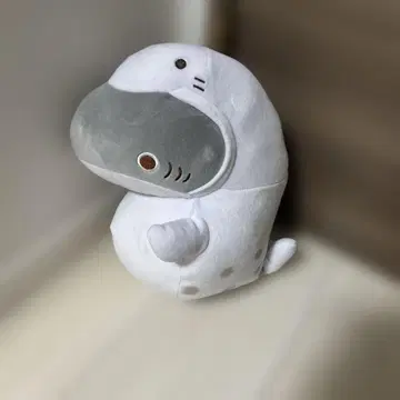 외출 아기 상어 봉제 인형