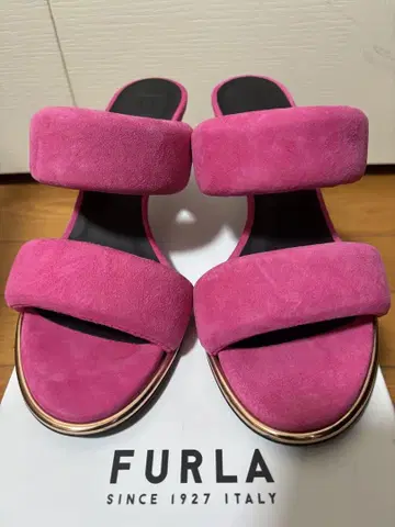 FURLA 마젠타 핑크 스웨이드 뮬 24cm 미사용 새상품