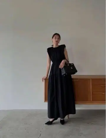 CLANE BROAD SHOULDER ONE PIECE 사이즈 0