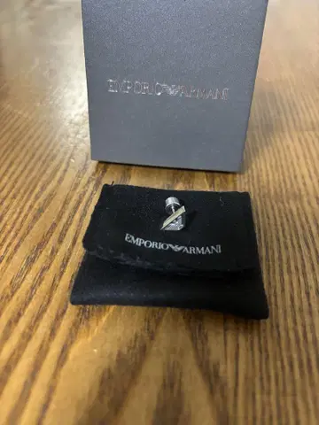 Emporio Armani 귀걸이 박스 포함